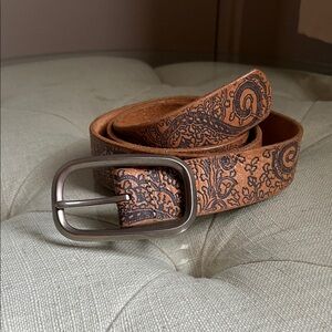 Vintage Woman’s Paisley Embossed Italian Leather Belt Antique-Finish Buckle
